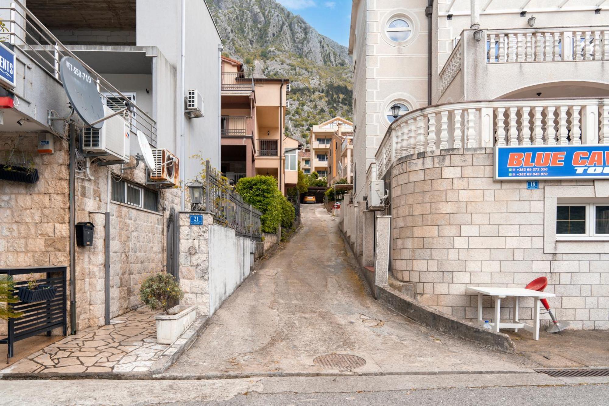 Apartment Busola Kotor Zewnętrze zdjęcie
